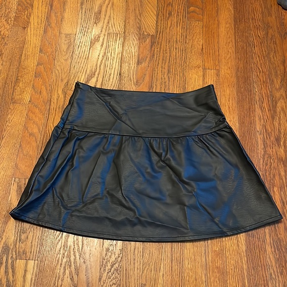 Pleather Skirt size M - Picture 2 of 4